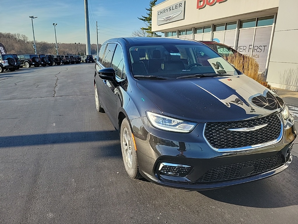 2024 Chrysler Pacifica Limited 9