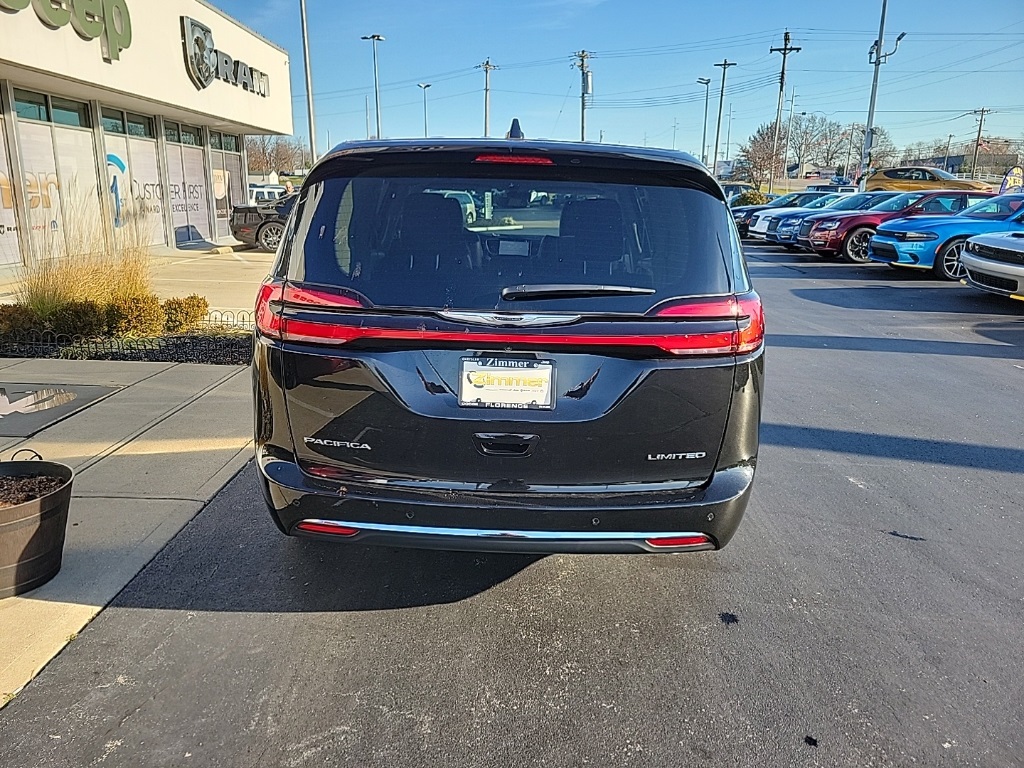 2024 Chrysler Pacifica Limited 10