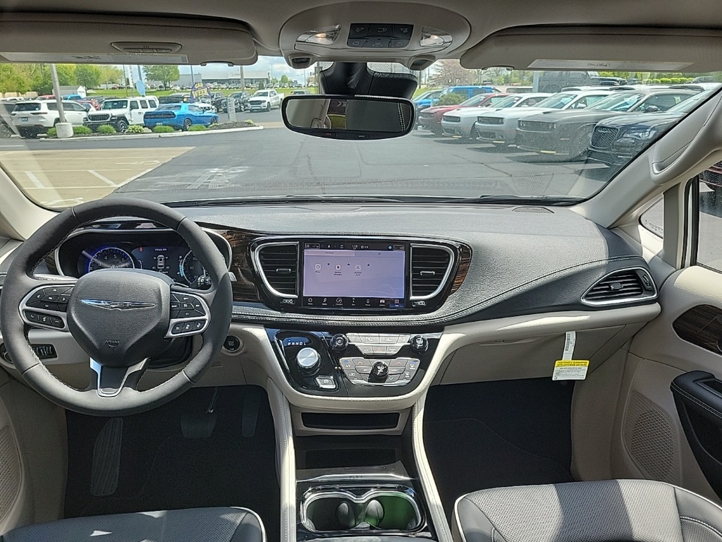 2024 Chrysler Pacifica Limited 6