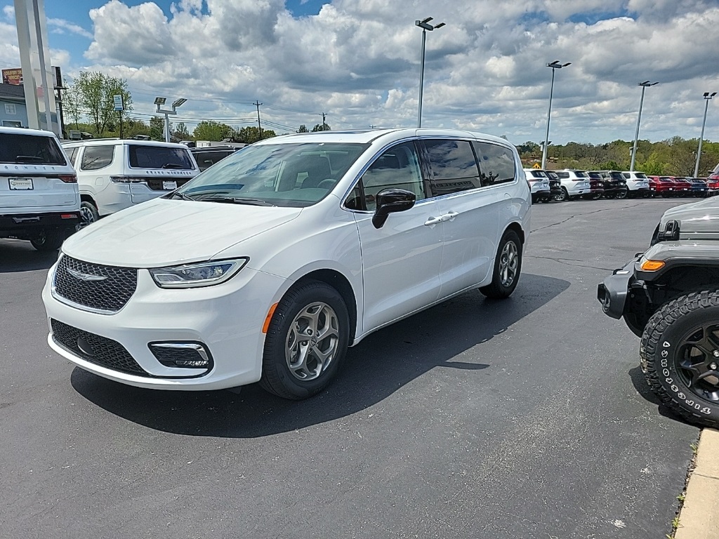 2024 Chrysler Pacifica Limited 8