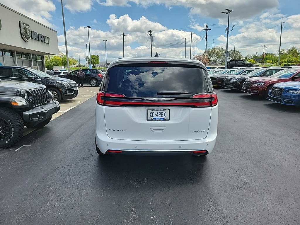 2024 Chrysler Pacifica Limited 10