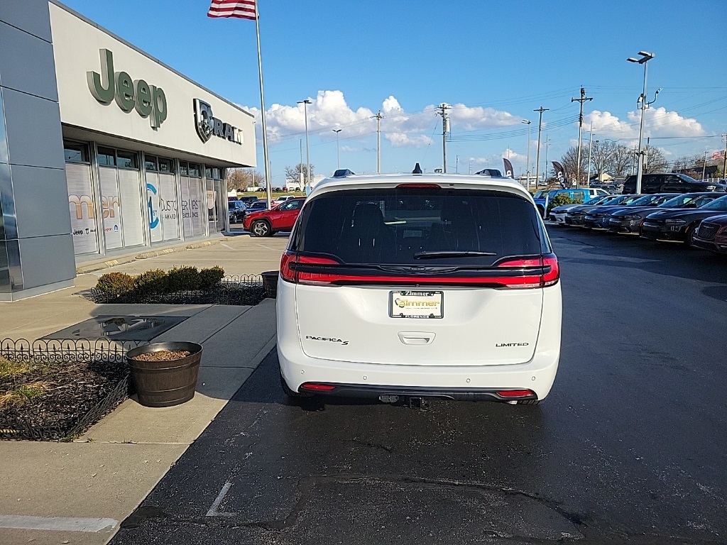 2024 Chrysler Pacifica Limited 10