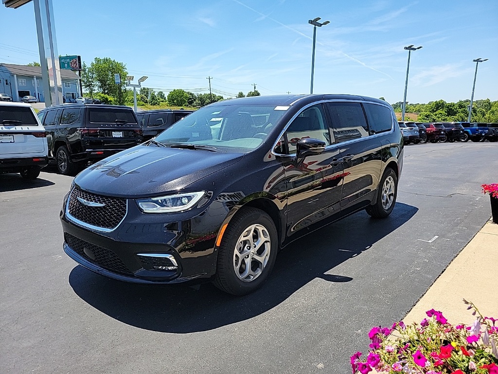 2024 Chrysler Pacifica Limited 8