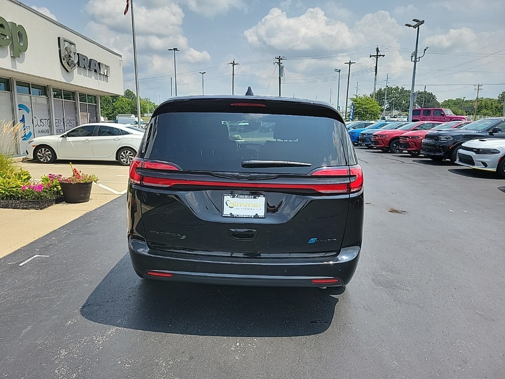 2024 Chrysler Pacifica Hybrid Select 10