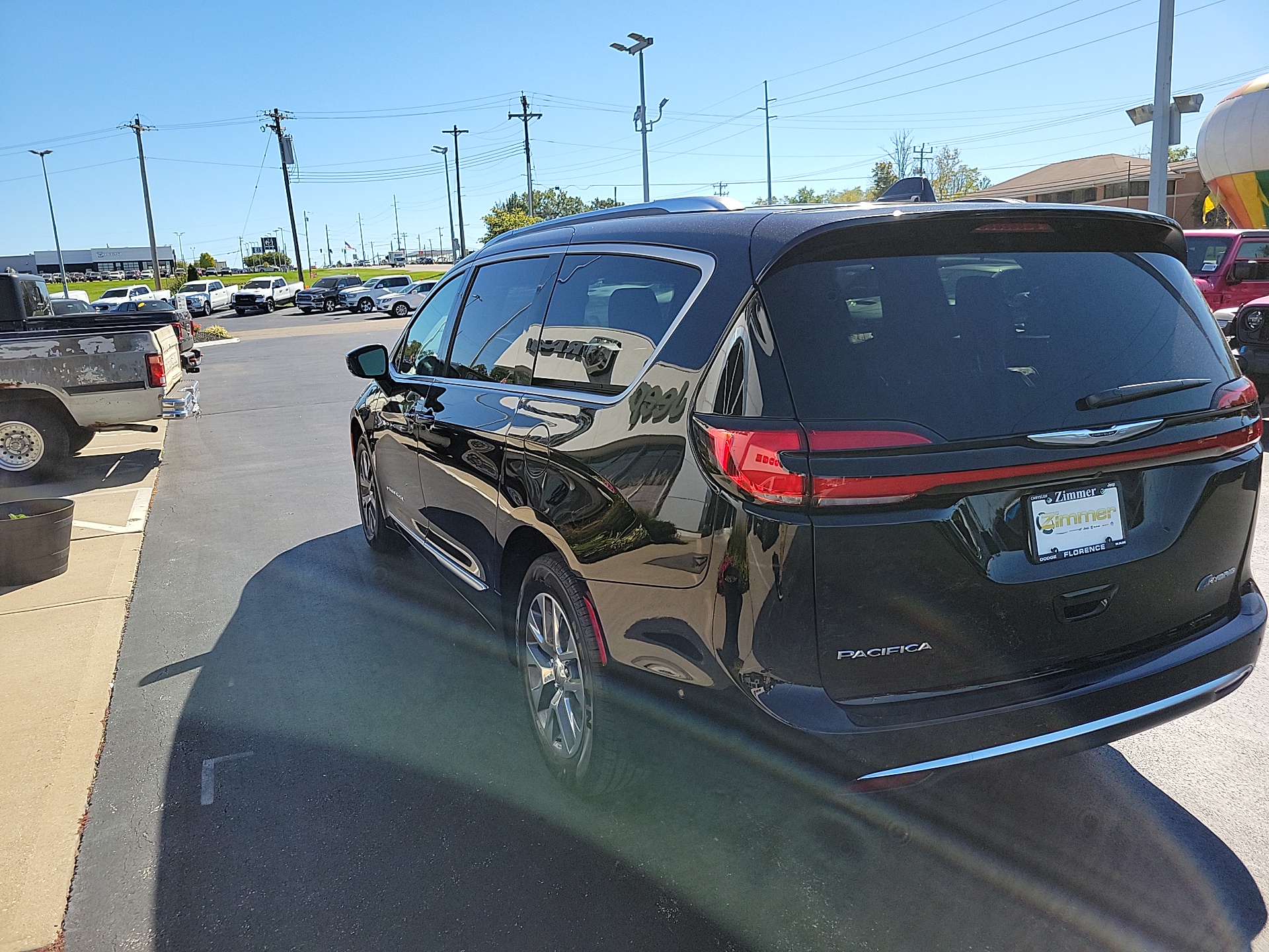 2025 Chrysler Pacifica Hybrid Pinnacle 6