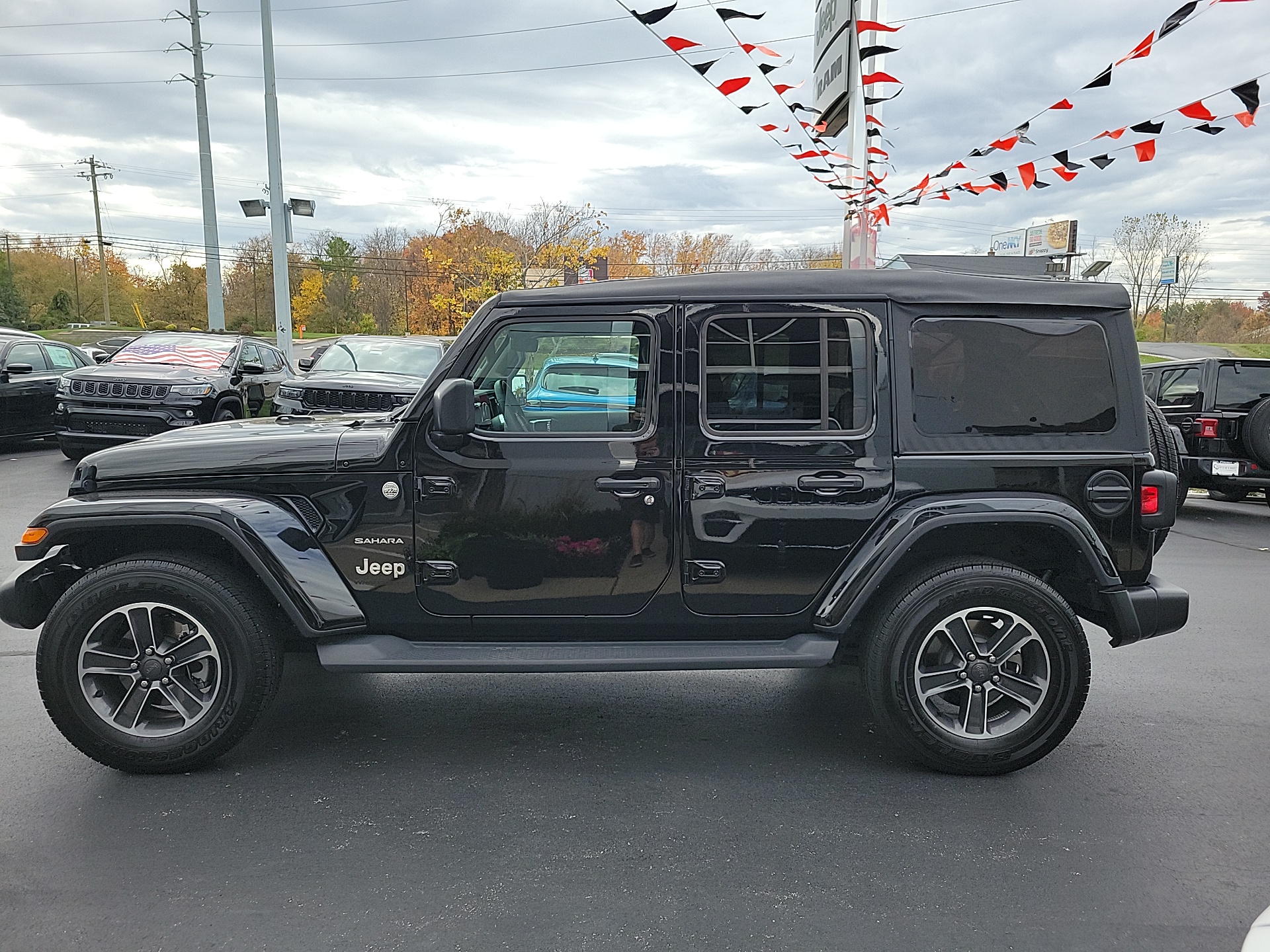 2023 Jeep Wrangler Sahara 5