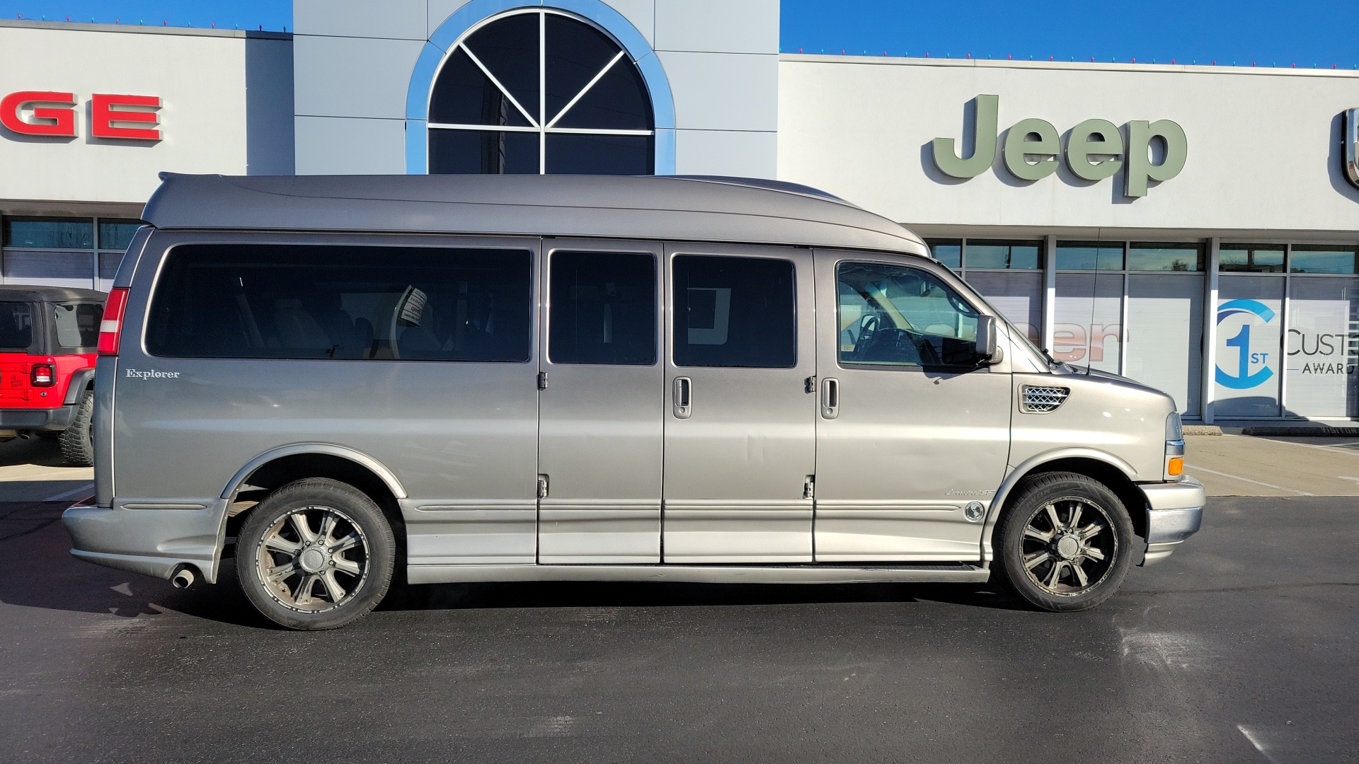 2011 Chevrolet Express 2500 Upfitter 8