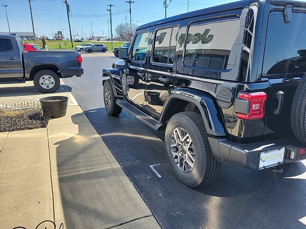 2024 Jeep Wrangler Sahara 11