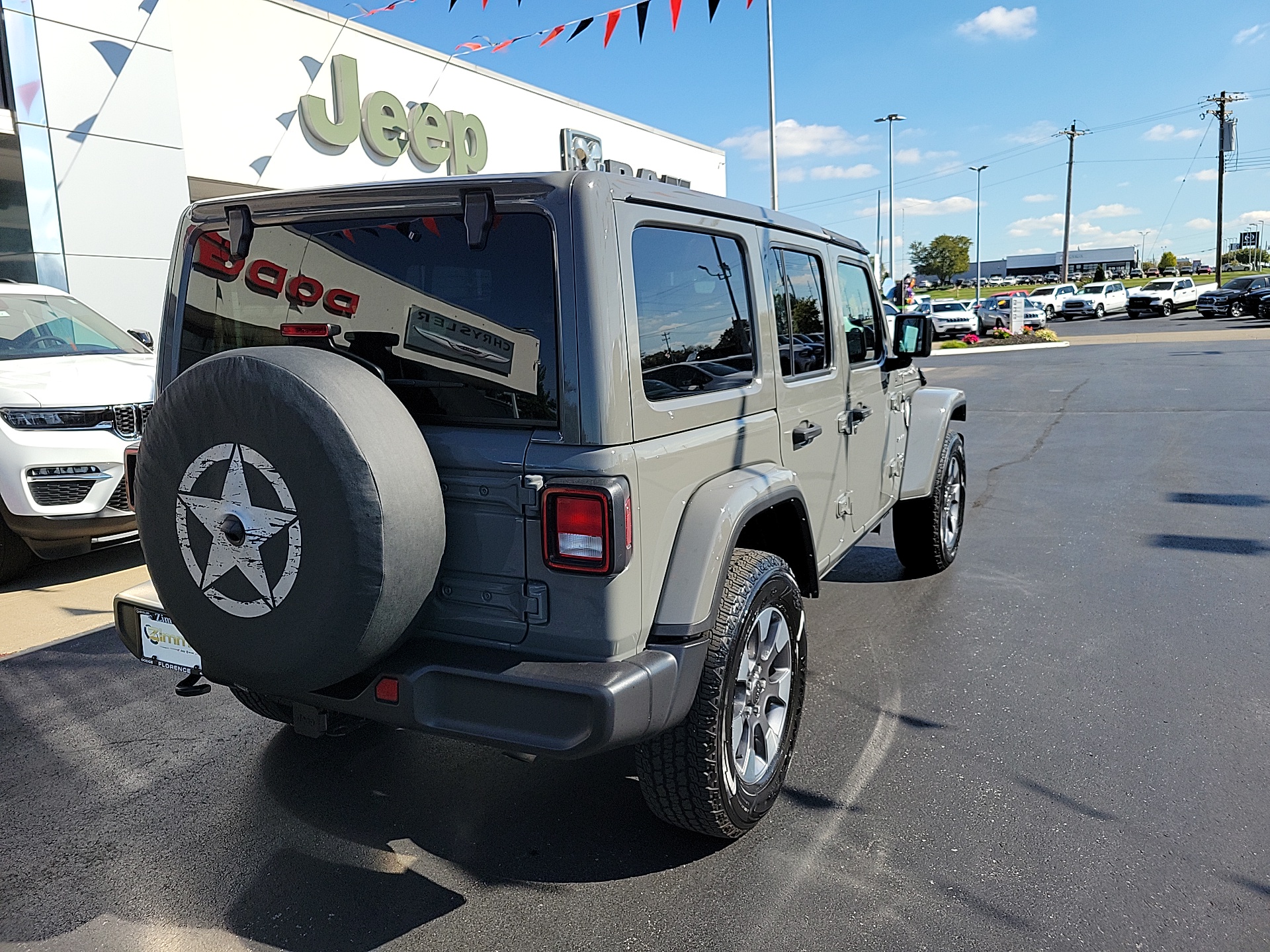 2023 Jeep Wrangler Sahara 8