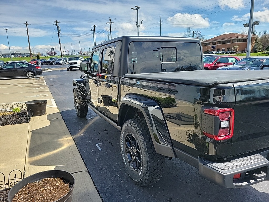 2024 Jeep Gladiator  11