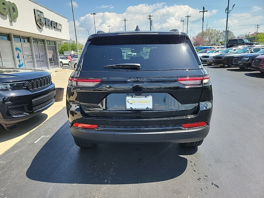 2024 Jeep Grand Cherokee Altitude X 10