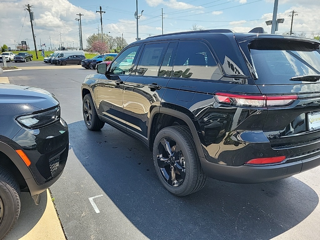 2024 Jeep Grand Cherokee Altitude X 11