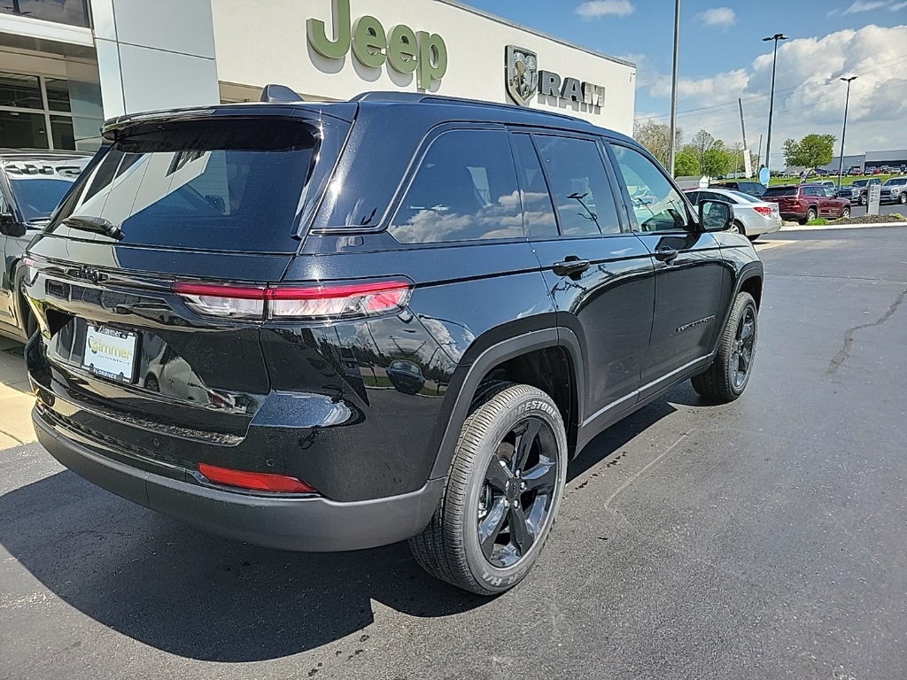 2024 Jeep Grand Cherokee Altitude X 12