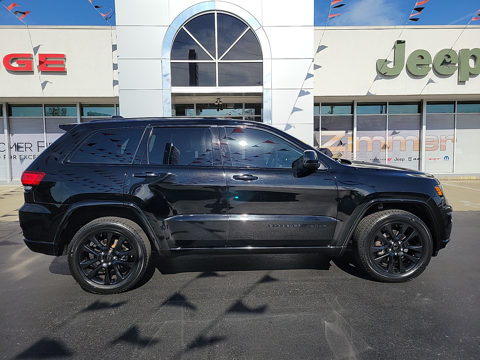 2020 Jeep Grand Cherokee Altitude 9