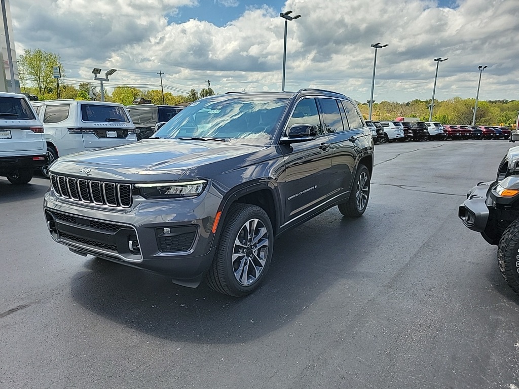 2024 Jeep Grand Cherokee Overland 8