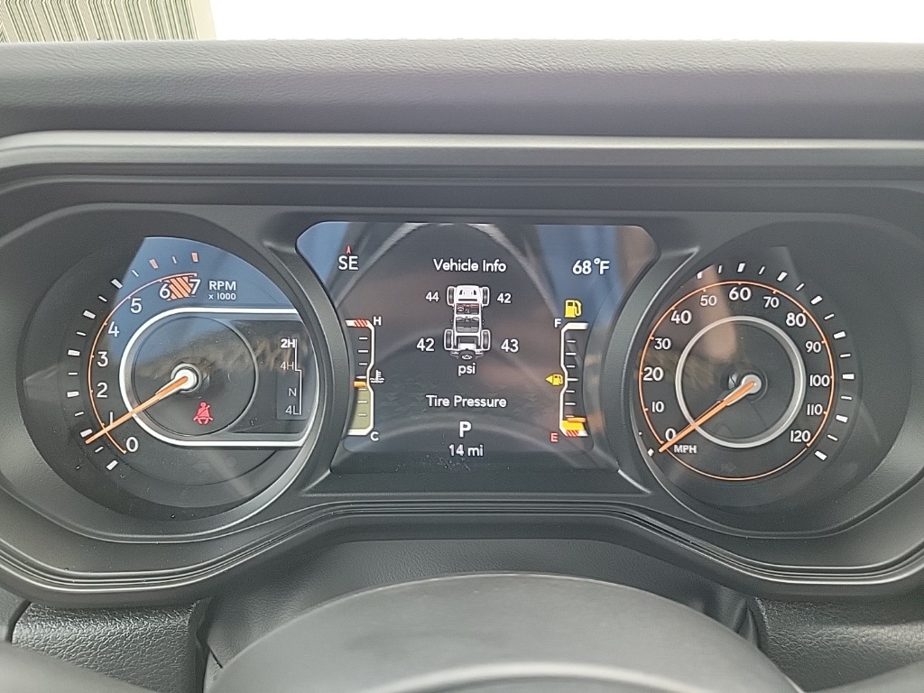 2024 Jeep Wrangler Sahara 4