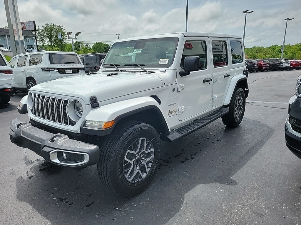 2024 Jeep Wrangler Sahara 8