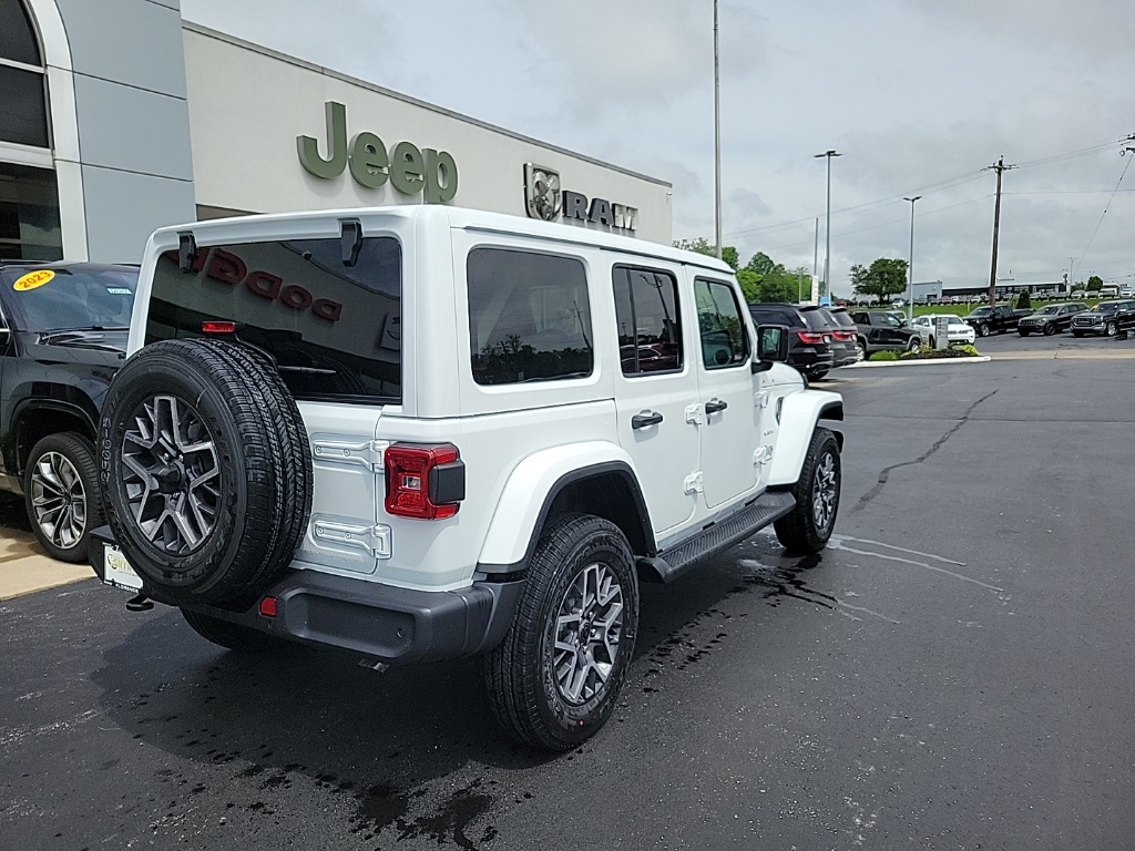 2024 Jeep Wrangler Sahara 12