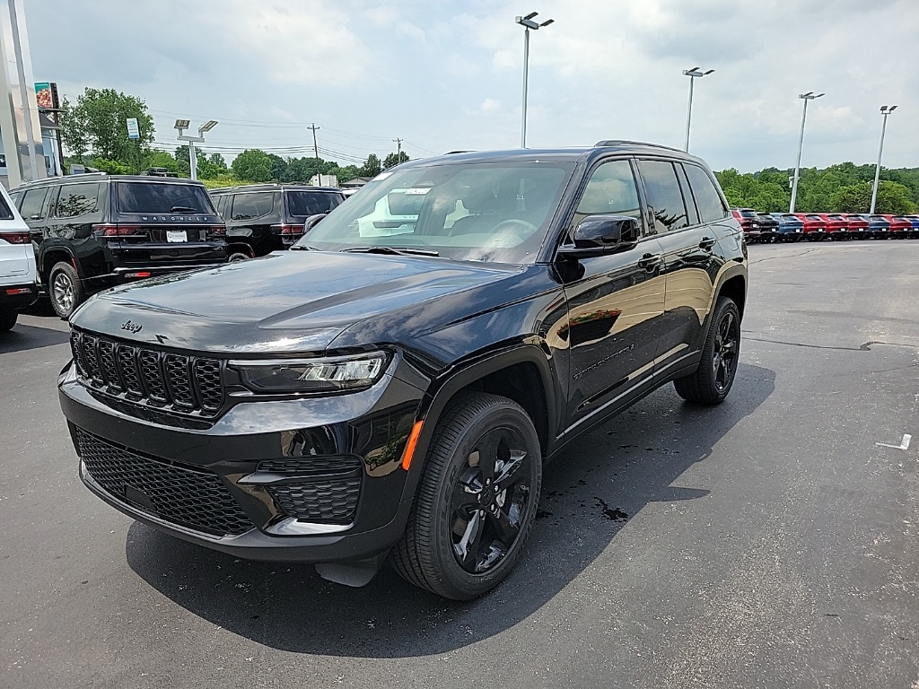 2024 Jeep Grand Cherokee Altitude X 8