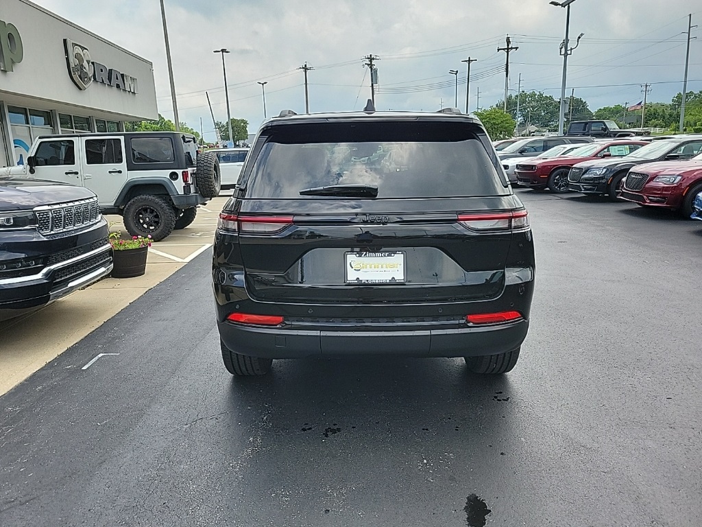 2024 Jeep Grand Cherokee Altitude X 10