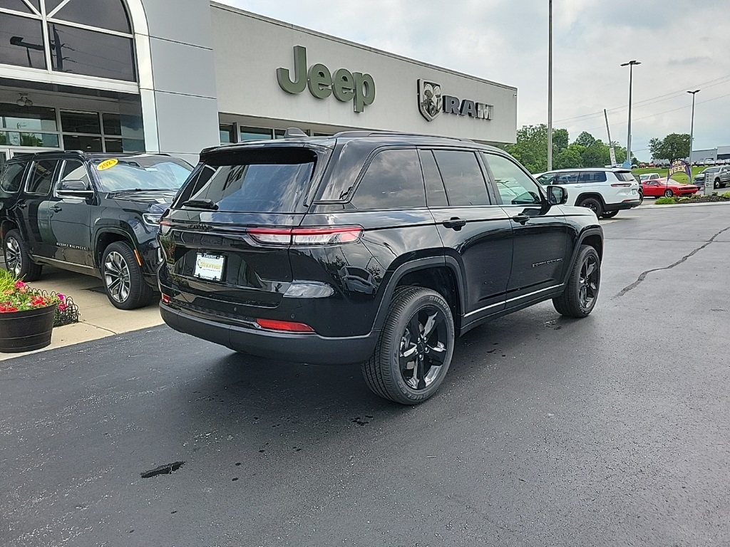 2024 Jeep Grand Cherokee Altitude X 12