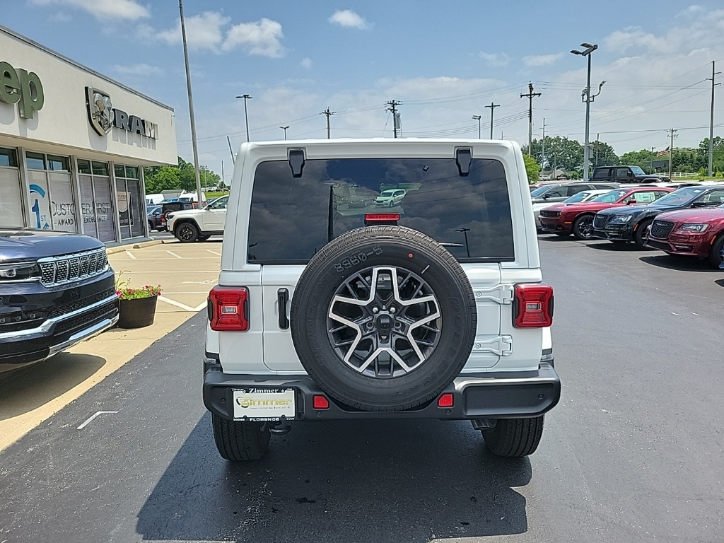 2024 Jeep Wrangler Sahara 10