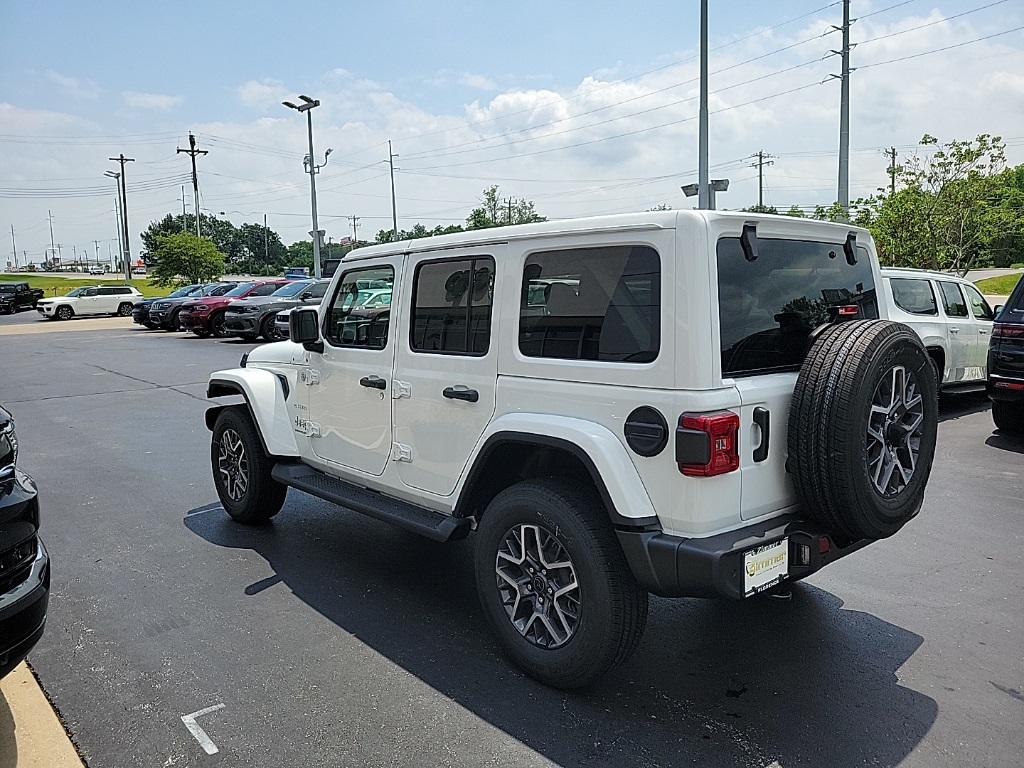 2024 Jeep Wrangler Sahara 11