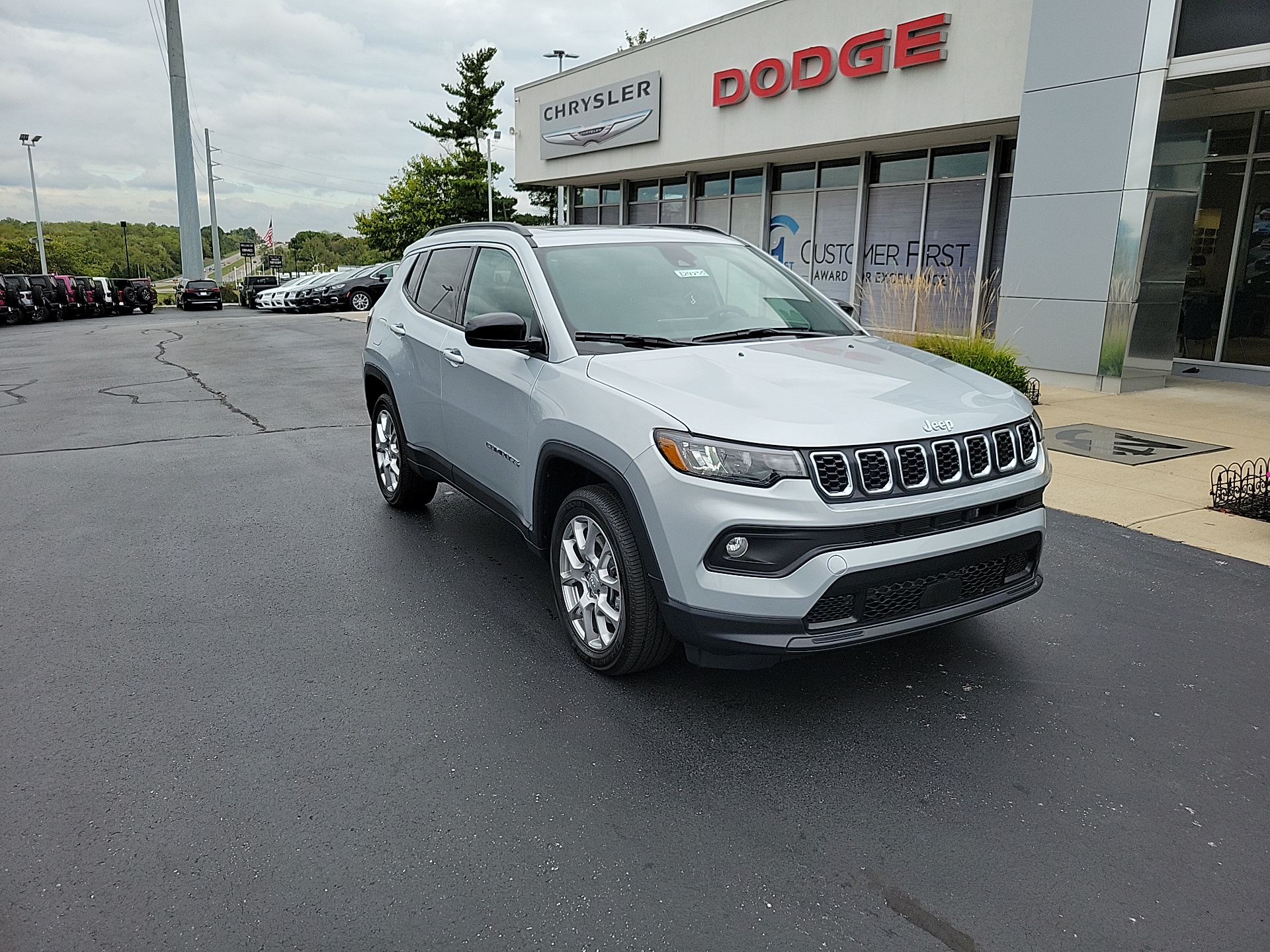 2024 Jeep Compass Latitude Lux 1