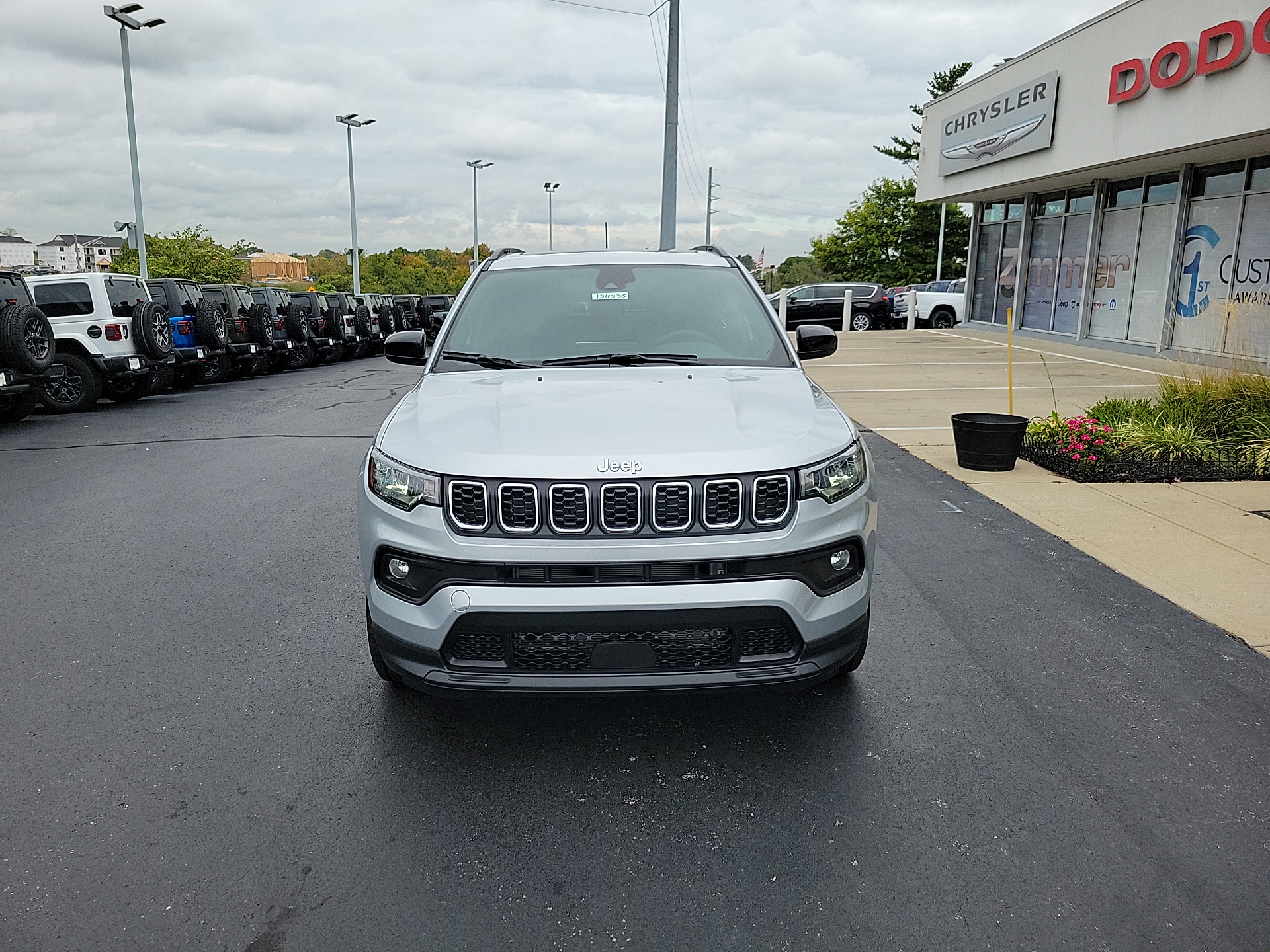 2024 Jeep Compass Latitude Lux 2