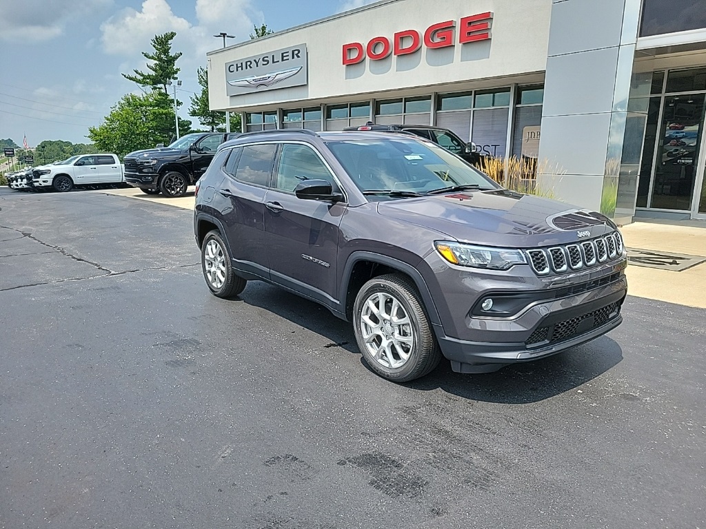 2024 Jeep Compass Latitude Lux 9