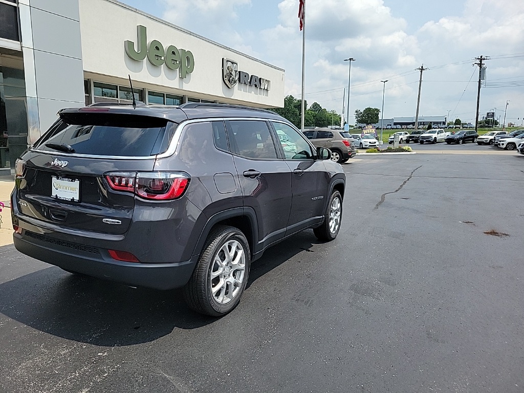 2024 Jeep Compass Latitude Lux 12