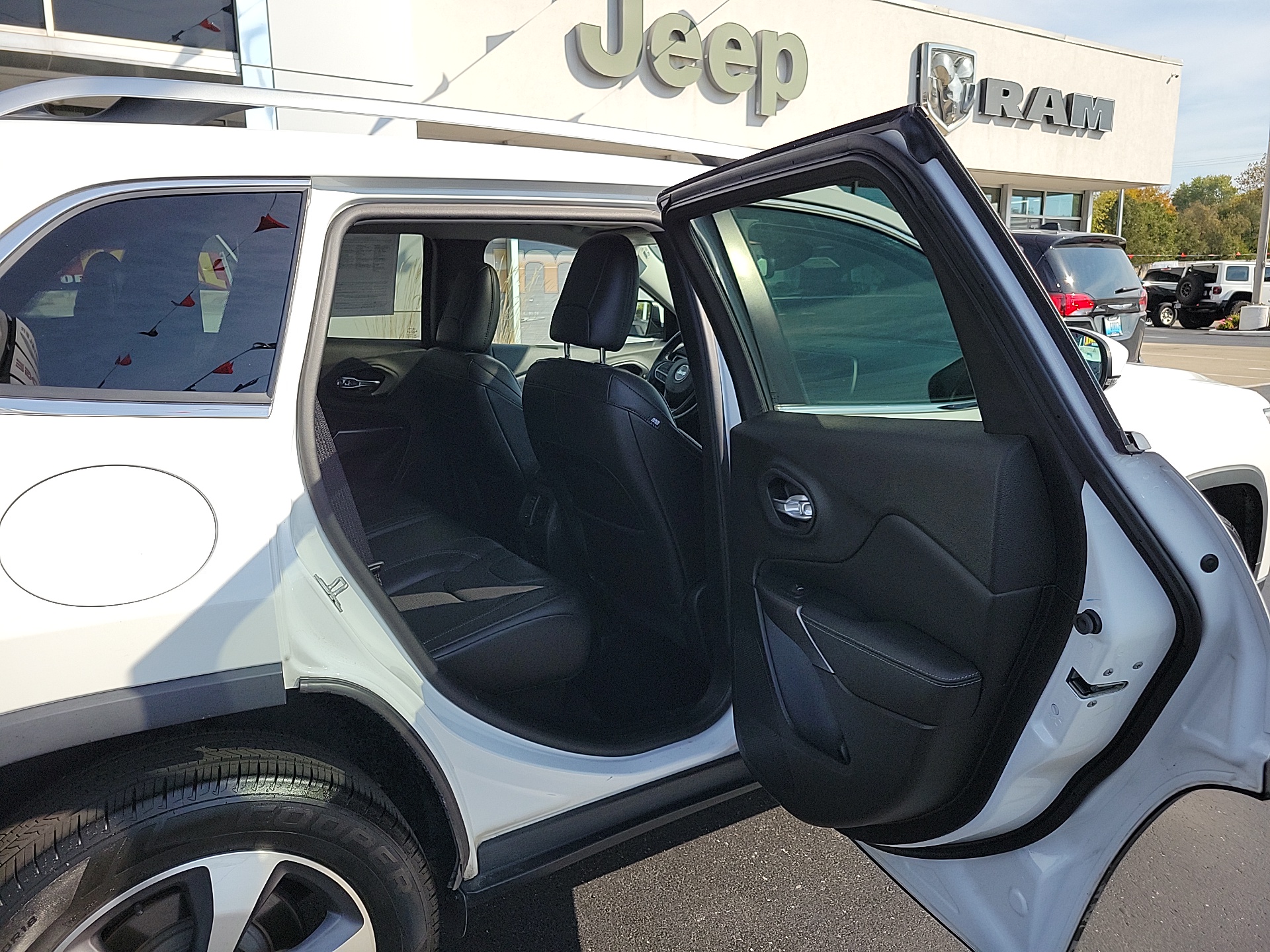 2021 Jeep Cherokee Limited 18