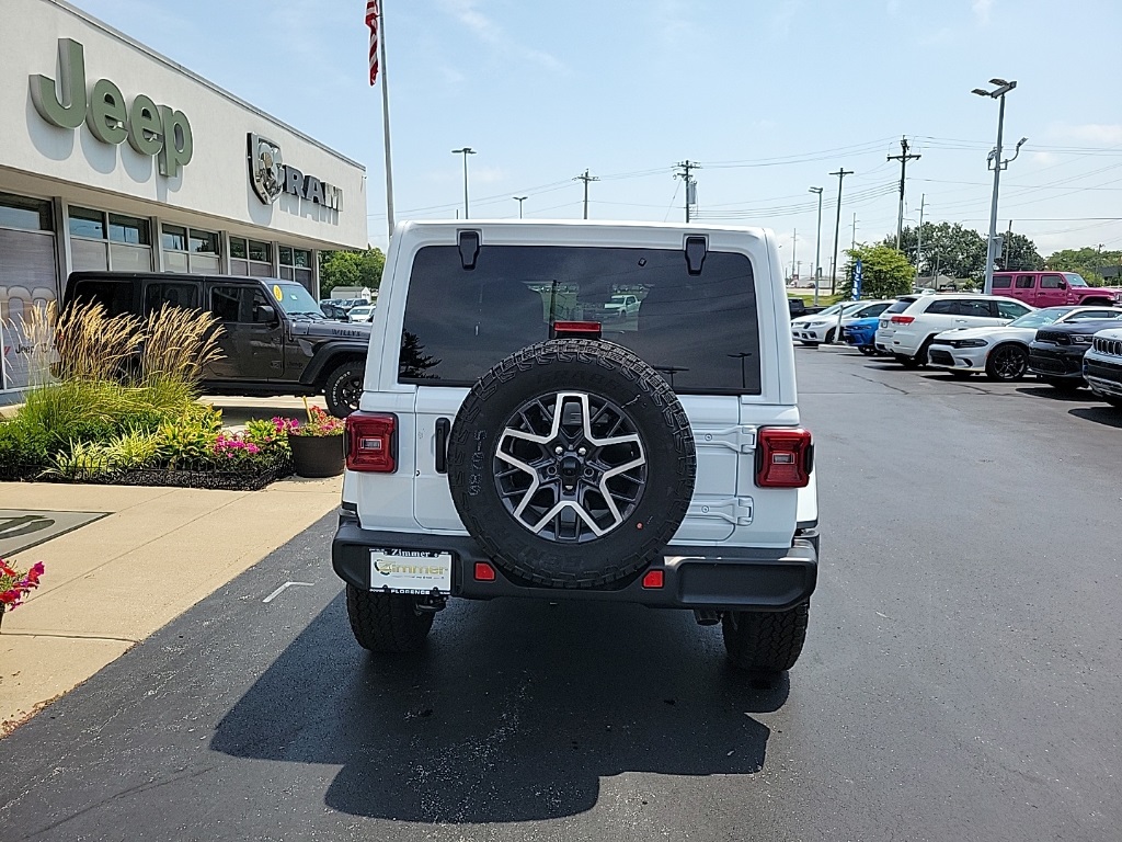 2024 Jeep Wrangler Sahara 10