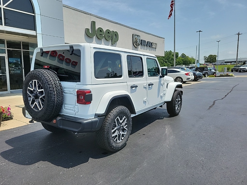 2024 Jeep Wrangler Sahara 12