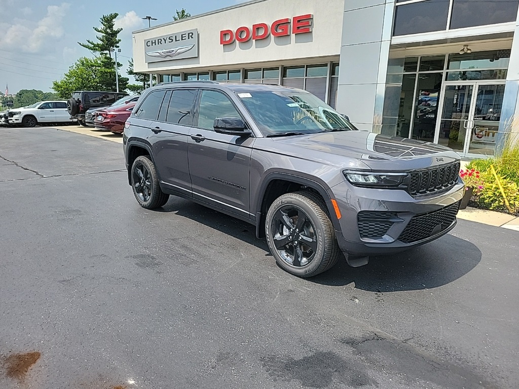 2024 Jeep Grand Cherokee Altitude X 9