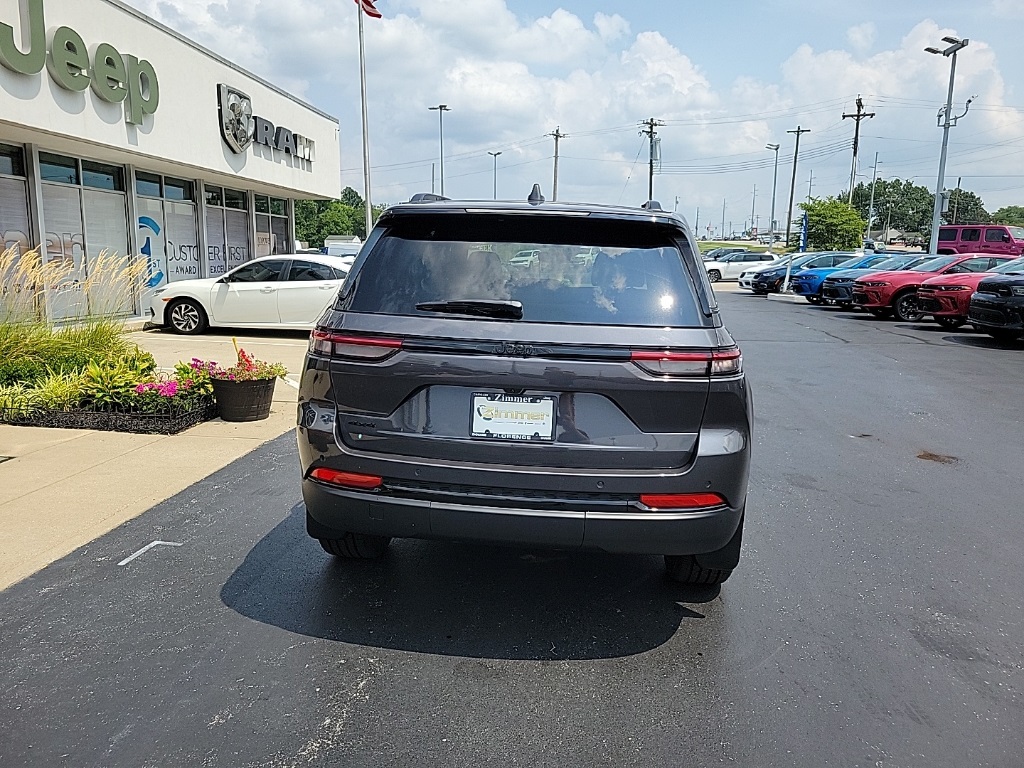 2024 Jeep Grand Cherokee Altitude X 10