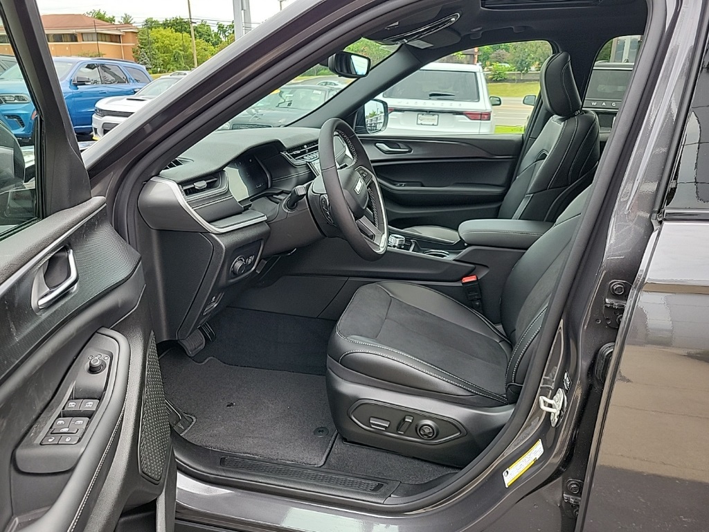 2024 Jeep Grand Cherokee Altitude X 2