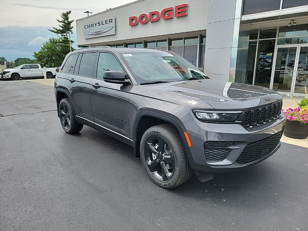 2024 Jeep Grand Cherokee Altitude X 9