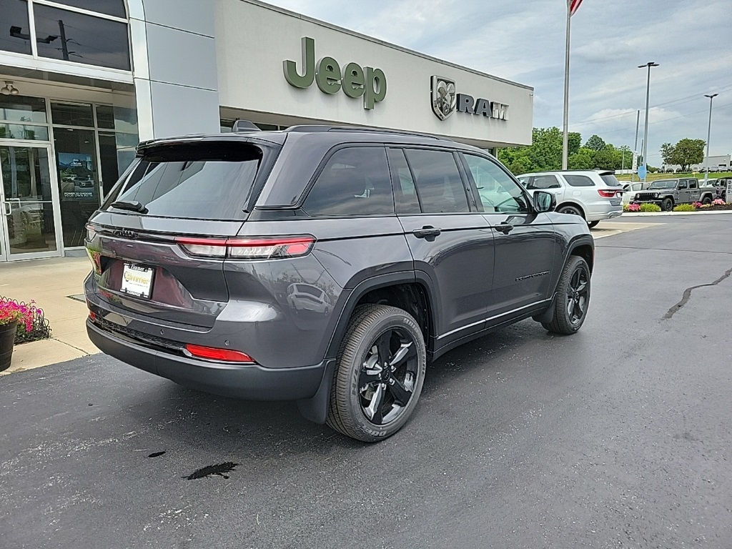 2024 Jeep Grand Cherokee Altitude X 12