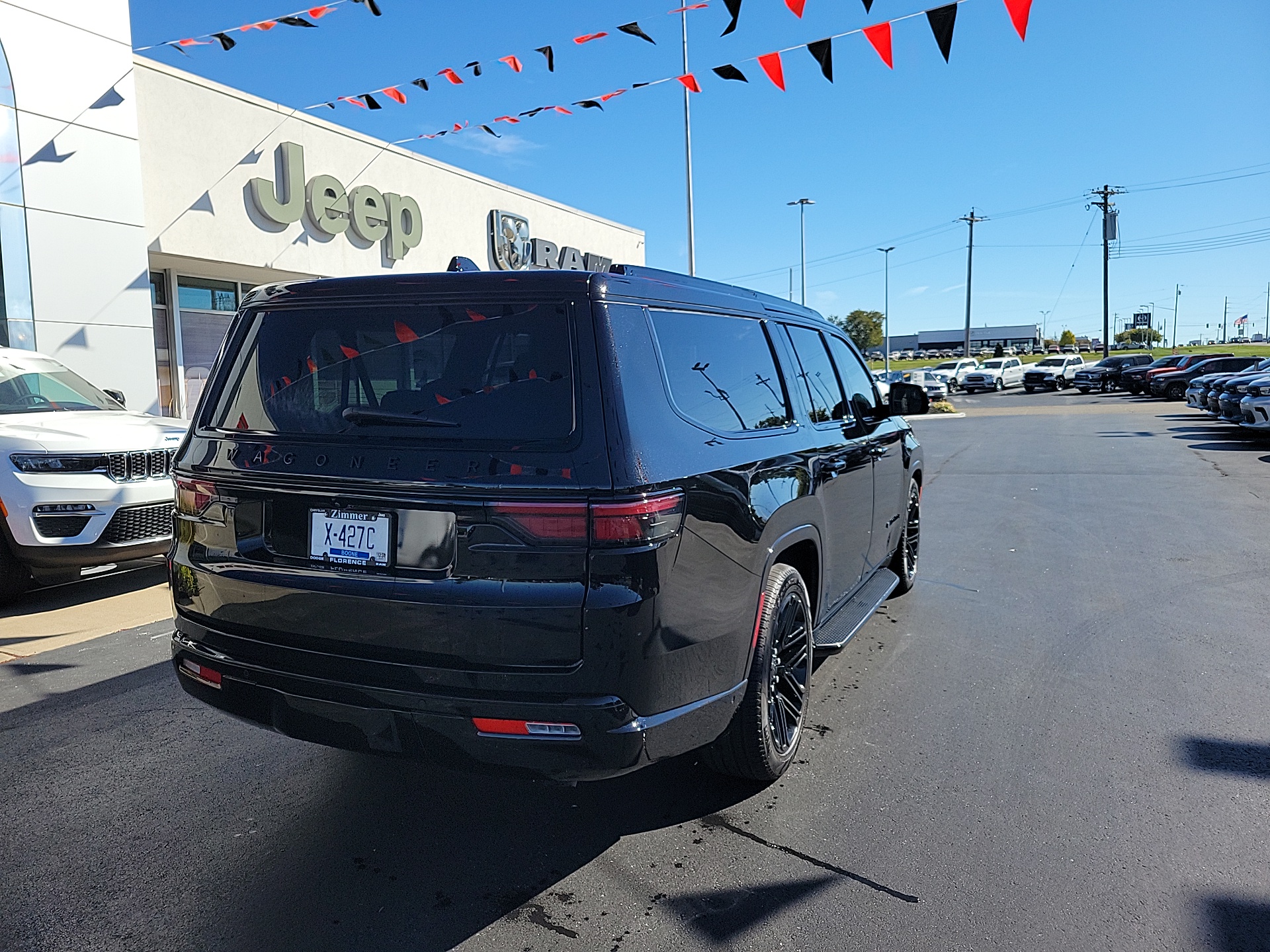 2024 Jeep Wagoneer L Series II 8