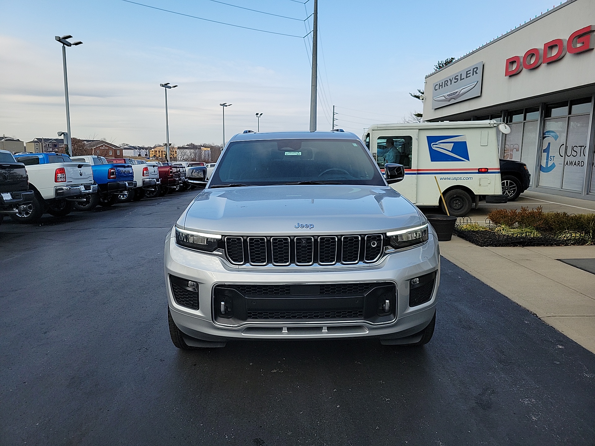 2021 Jeep Grand Cherokee L Overland 2