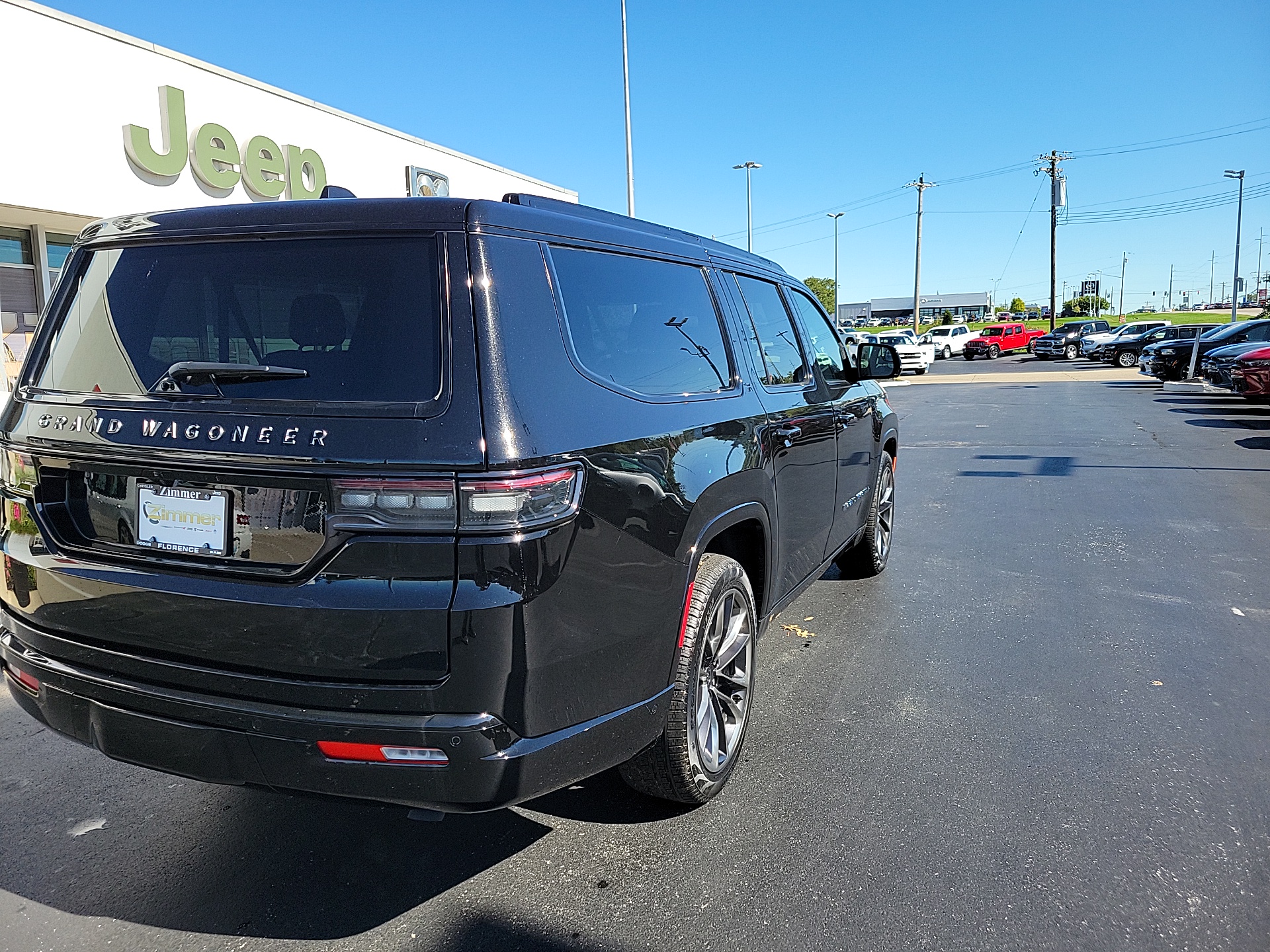 2024 Jeep Grand Wagoneer L Series III 8