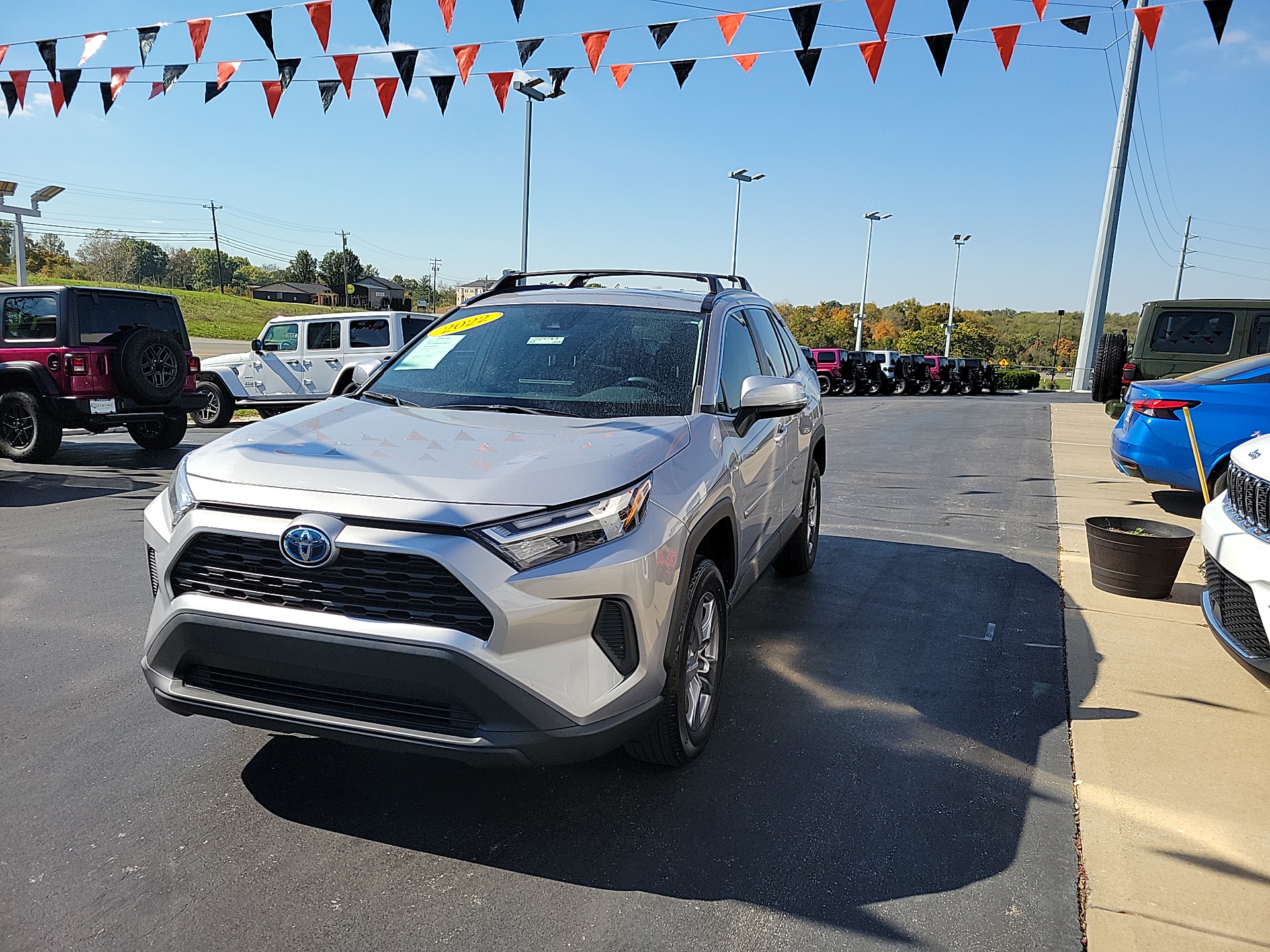 2022 Toyota RAV4 Hybrid XLE 3