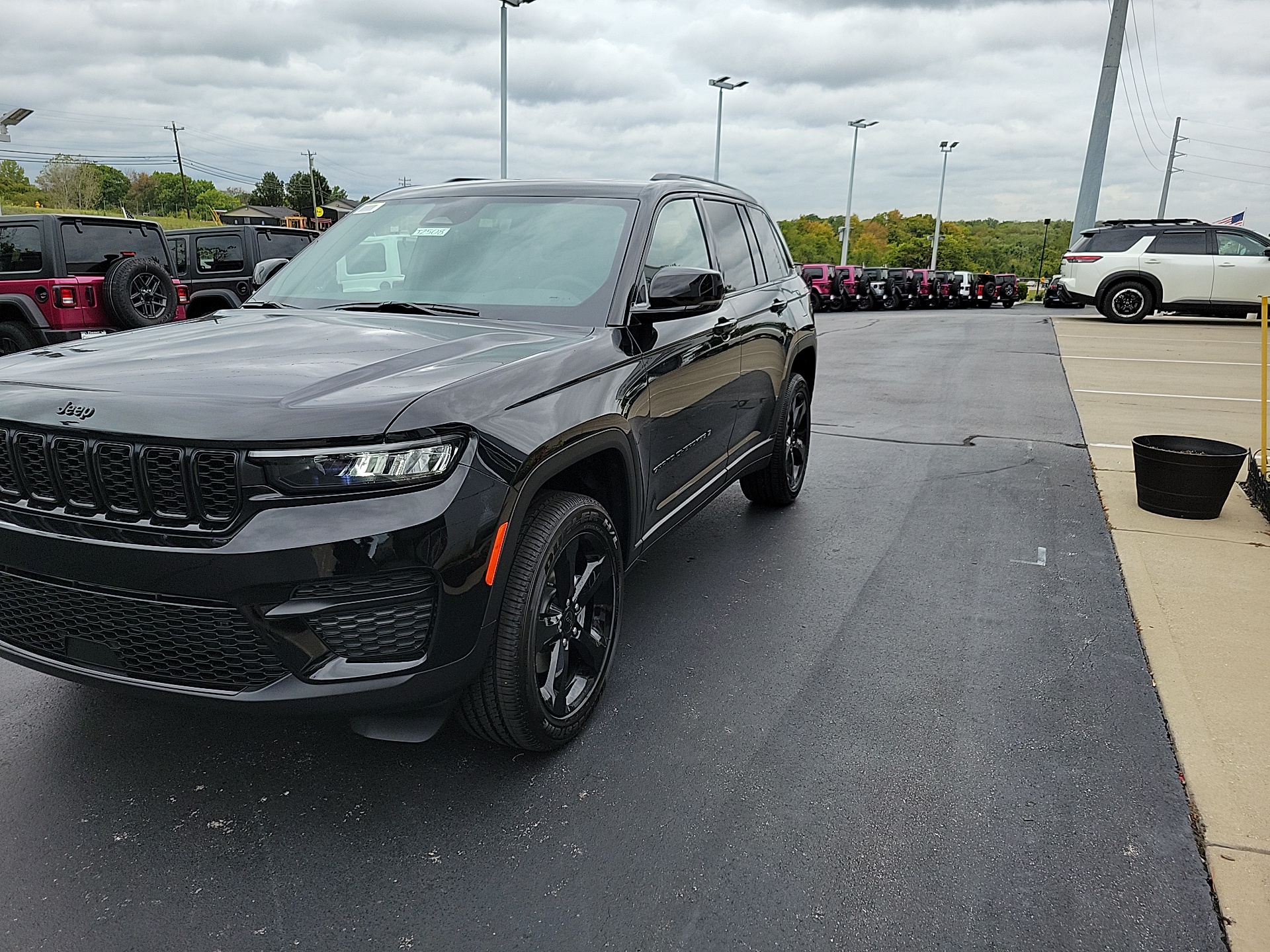 2025 Jeep Grand Cherokee Altitude X 3