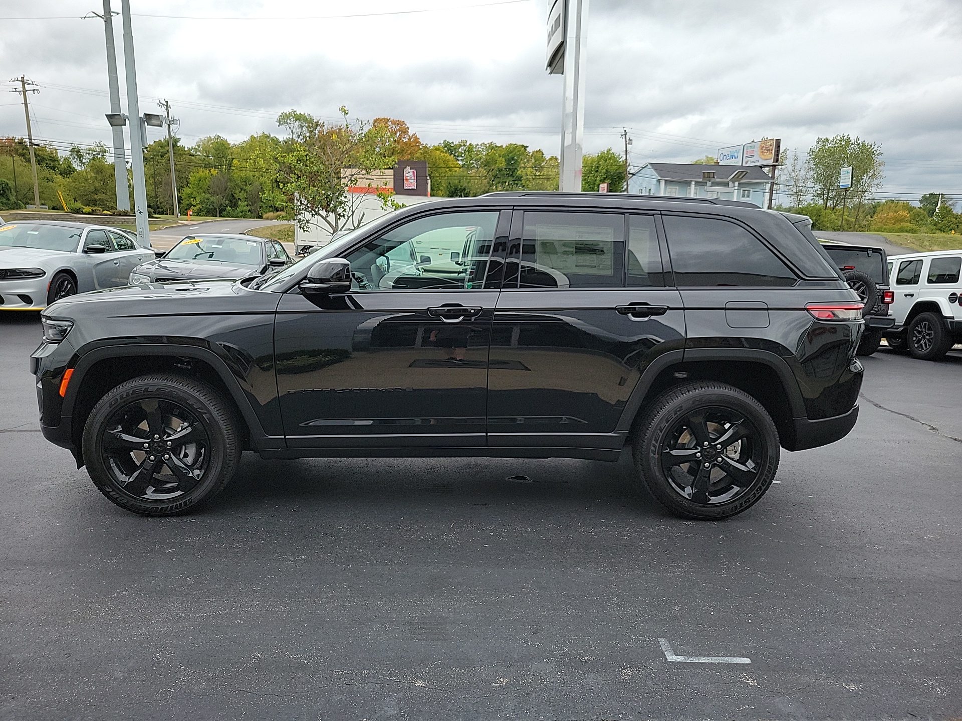 2025 Jeep Grand Cherokee Altitude X 5