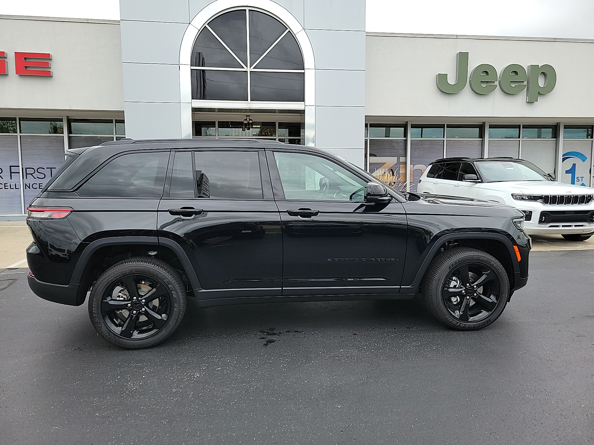 2025 Jeep Grand Cherokee Altitude X 9