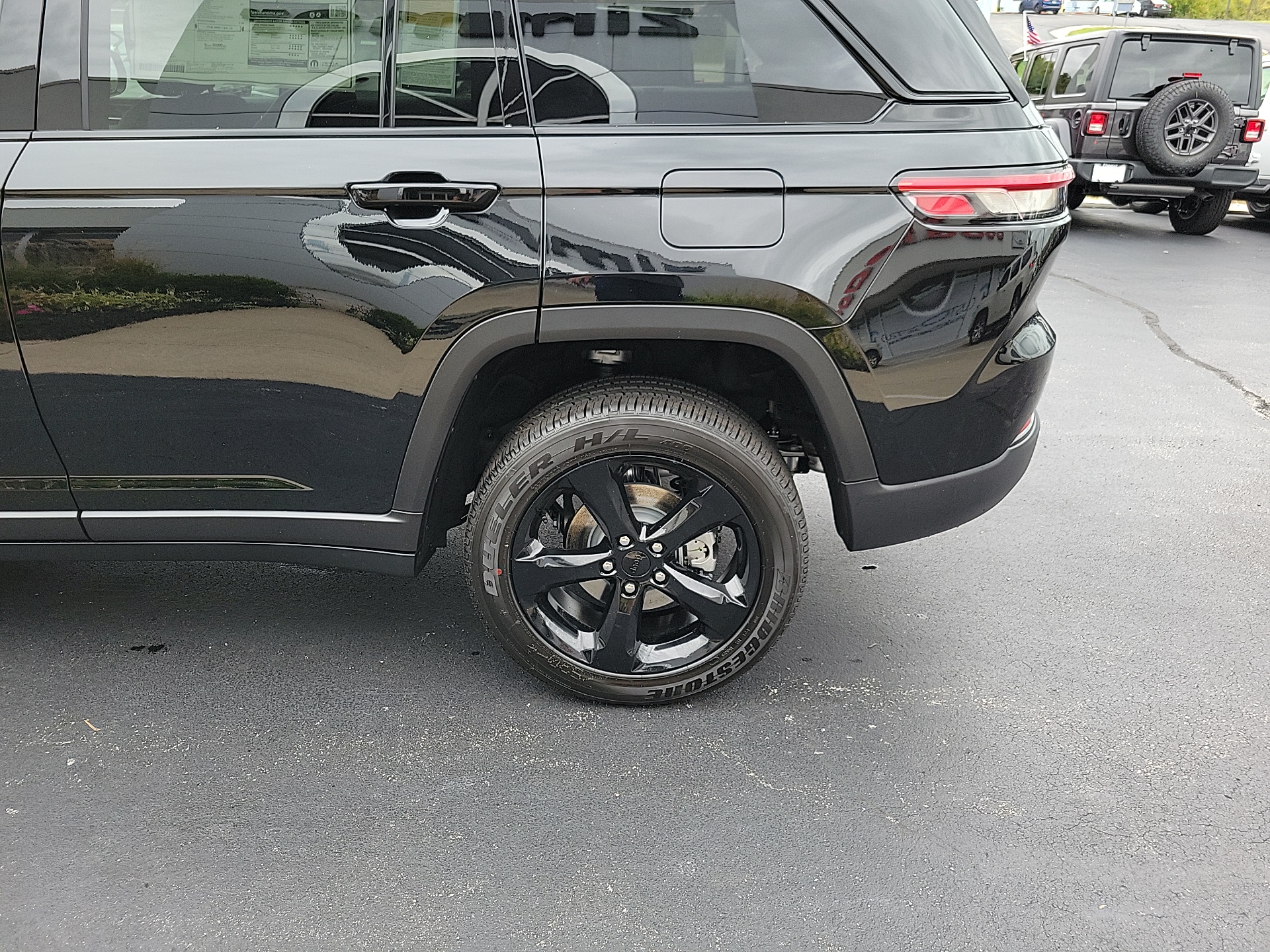 2025 Jeep Grand Cherokee Altitude X 12