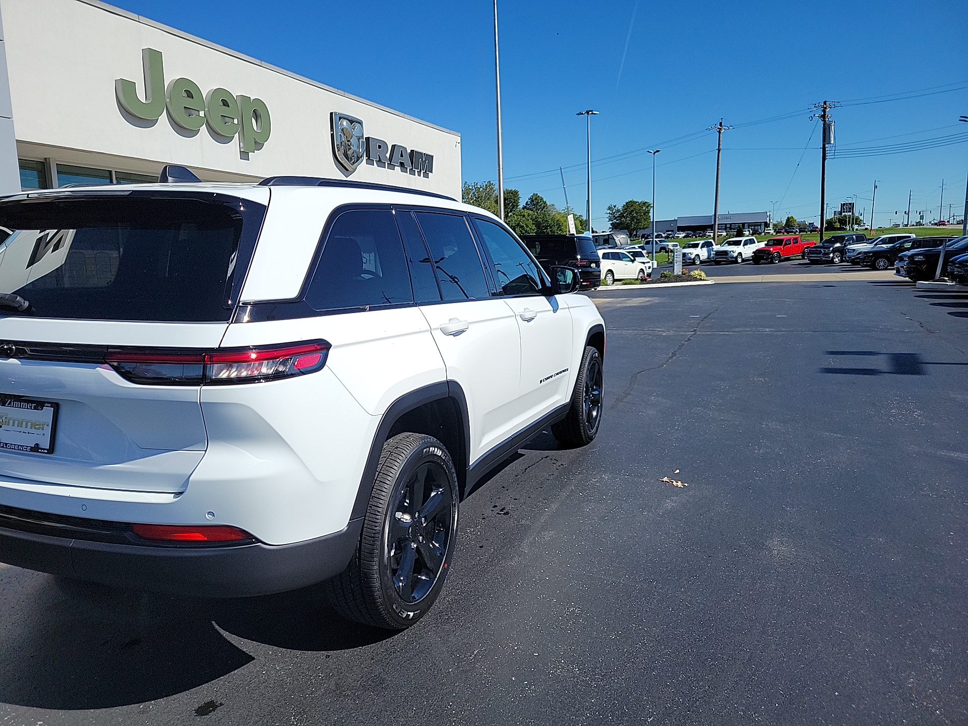 2025 Jeep Grand Cherokee Altitude X 8