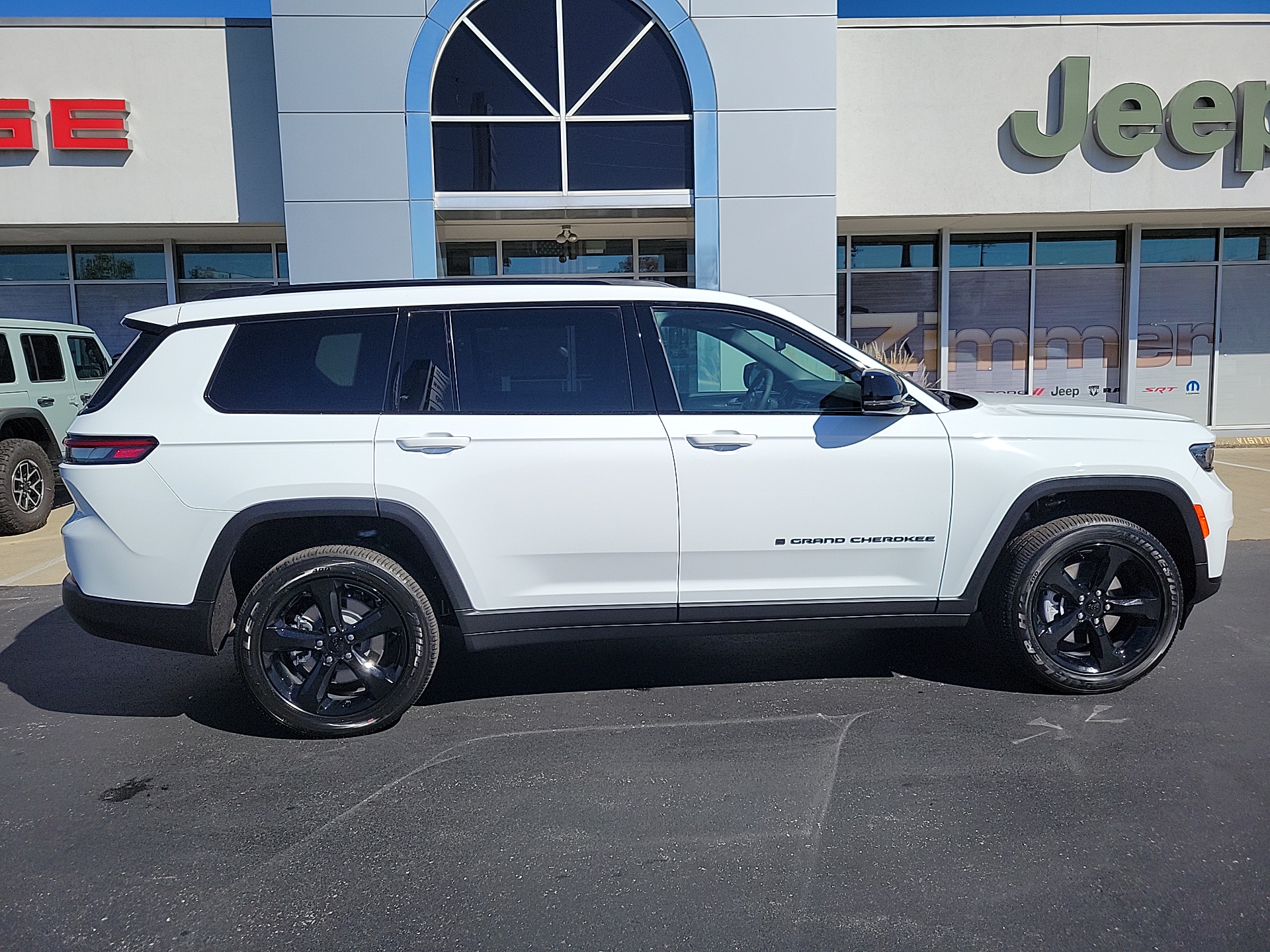 2025 Jeep Grand Cherokee L Altitude X 9