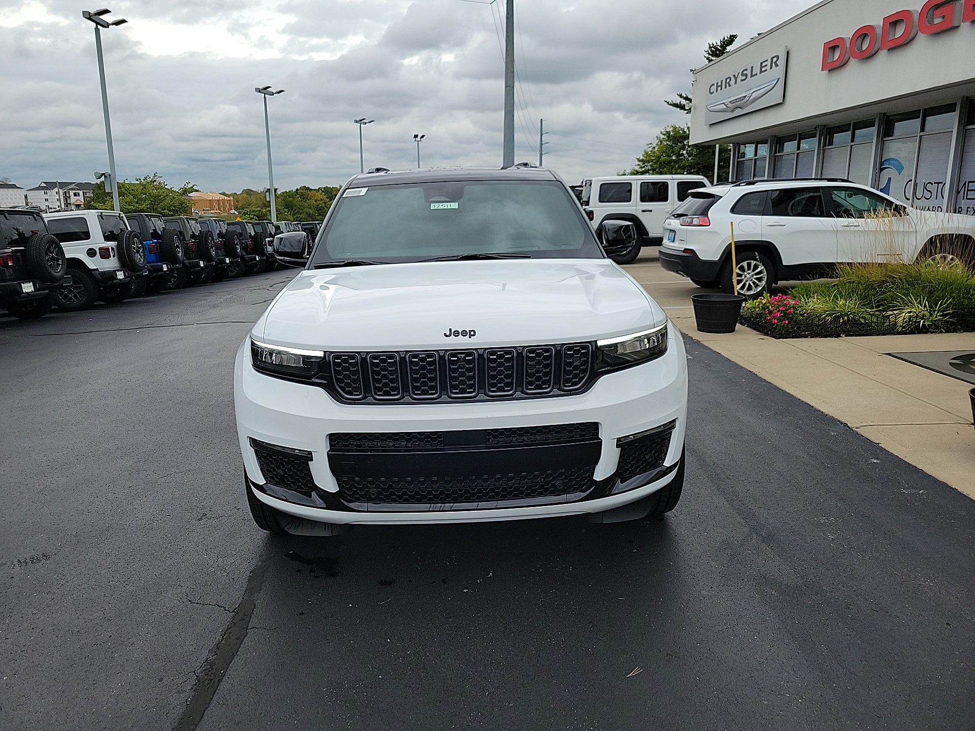 2025 Jeep Grand Cherokee L Summit 2